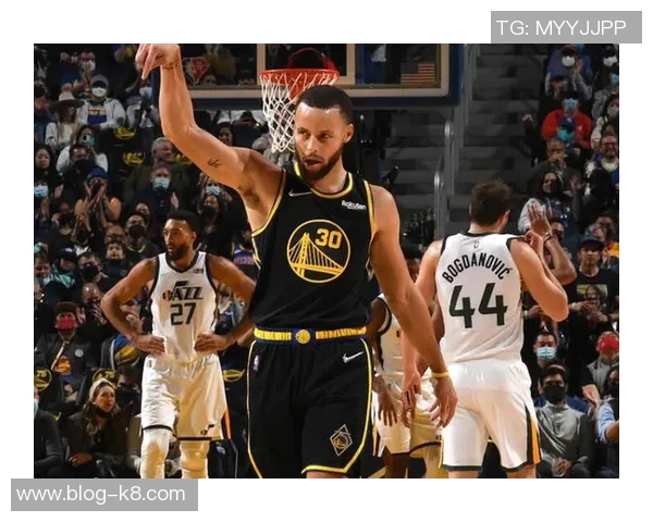 张佳玮分析卢教练全锋阵策略如何在勇士对决中逆转局势