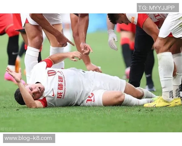 日本门将被换下后痛哭流涕球队遭绝杀令人心疼的瞬间 日本门将被换下后痛哭流涕球队遭绝杀令人心疼的瞬间