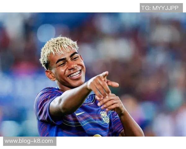 西媒报道亚马尔备战巴黎之战积极训练成为最后离场球员之一 西媒报道亚马尔备战巴黎之战积极训练成为最后离场球员之一