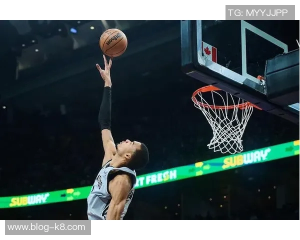 文班亚马半场三分球失准仅得8分8板2帽外线未能发威 文班亚马半场三分球失准仅得8分8板2帽外线未能发威